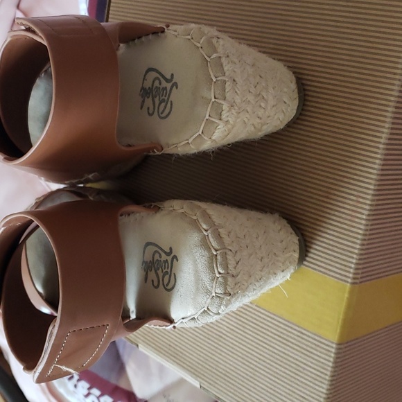 Espadrille wedge leather sandals - Picture 4 of 5